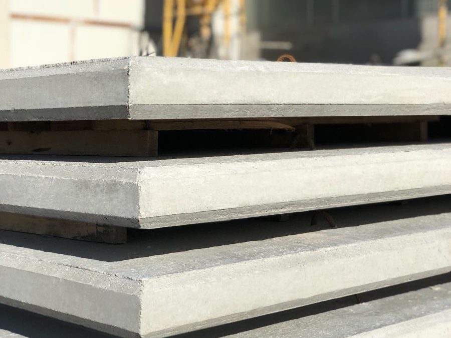Pannelli per muro a doppia lastra accatastati in fabbrica